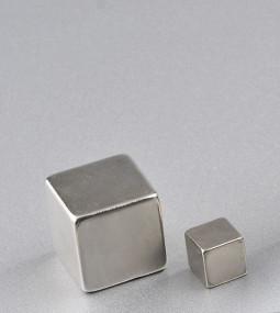 China Strong Sintered NdFeb Magnets Neodymium Iron Boron Rare Earth Magnets factory