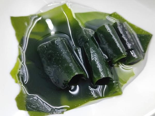 Organic Wakame Delight: Tender Texture, Lush Green – Perfect for Homemade