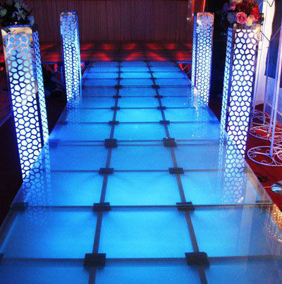 3 Level Adjustable Height Arclic Glass Portable Movable Stage Platform 400KG Loading Capacity 4 X 4ft