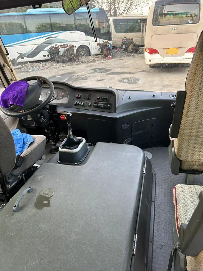 ZK6609 Yutong Used Passenger Bus / 19 Seats Good Air Conditioning Front Engine