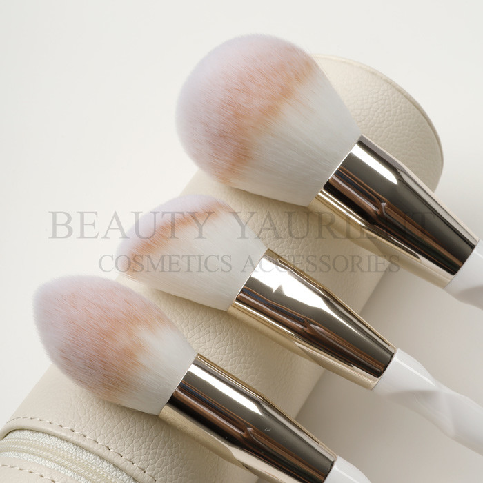 Deluxe White 7 Piece Makeup Brush Set Ultra Soft Fiber Hair Facial Brush Kit