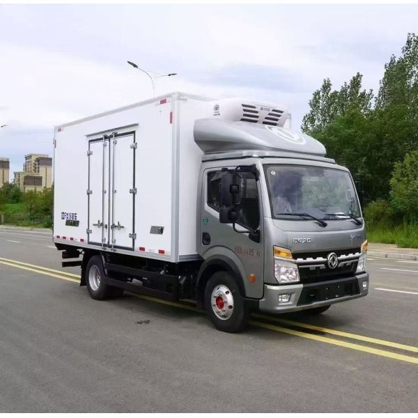 Engine-Driven Refrigeration Unit with Direct Engine Drive, Eco-Friendly R404A Refrigerant, and Durable FRP Casing for Cold Chain Transportation