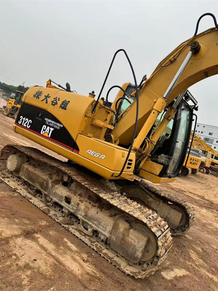 Cat 312 Excavator Crawler Chain Moving Type with Good Health and Durable Construction