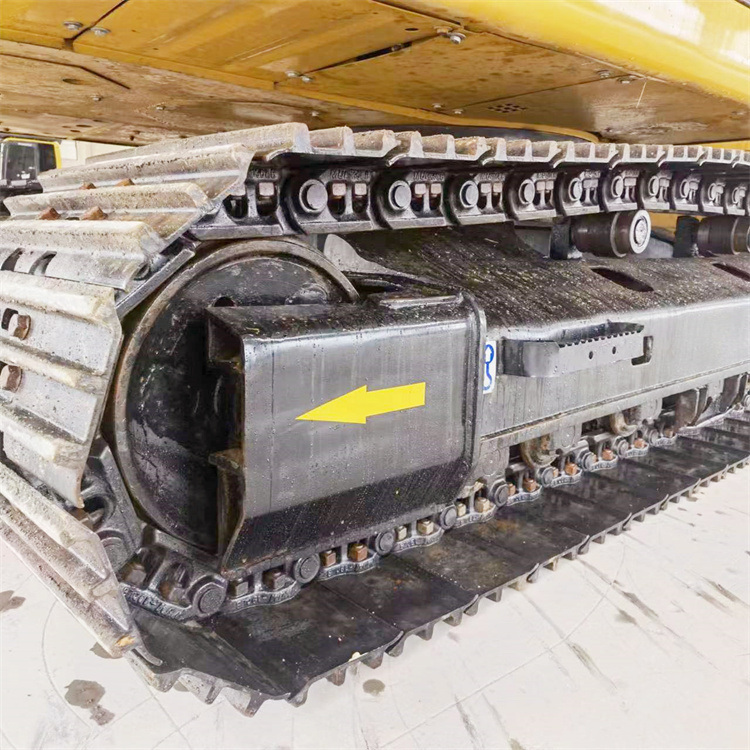 Japan Made Cat320d2 Used Excavator in Good Condition with Original Hydraulic Cylinder