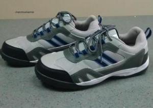 China Customized Unisex Industrial Safety Products Lightweight Steel Toe Shoes factory