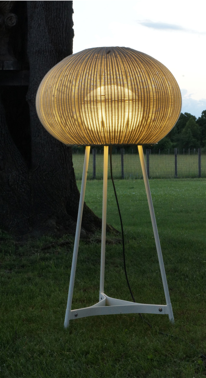 Modern Outdoor Rattan Floor Lamp IP44 Waterproof For Hotel Decoration