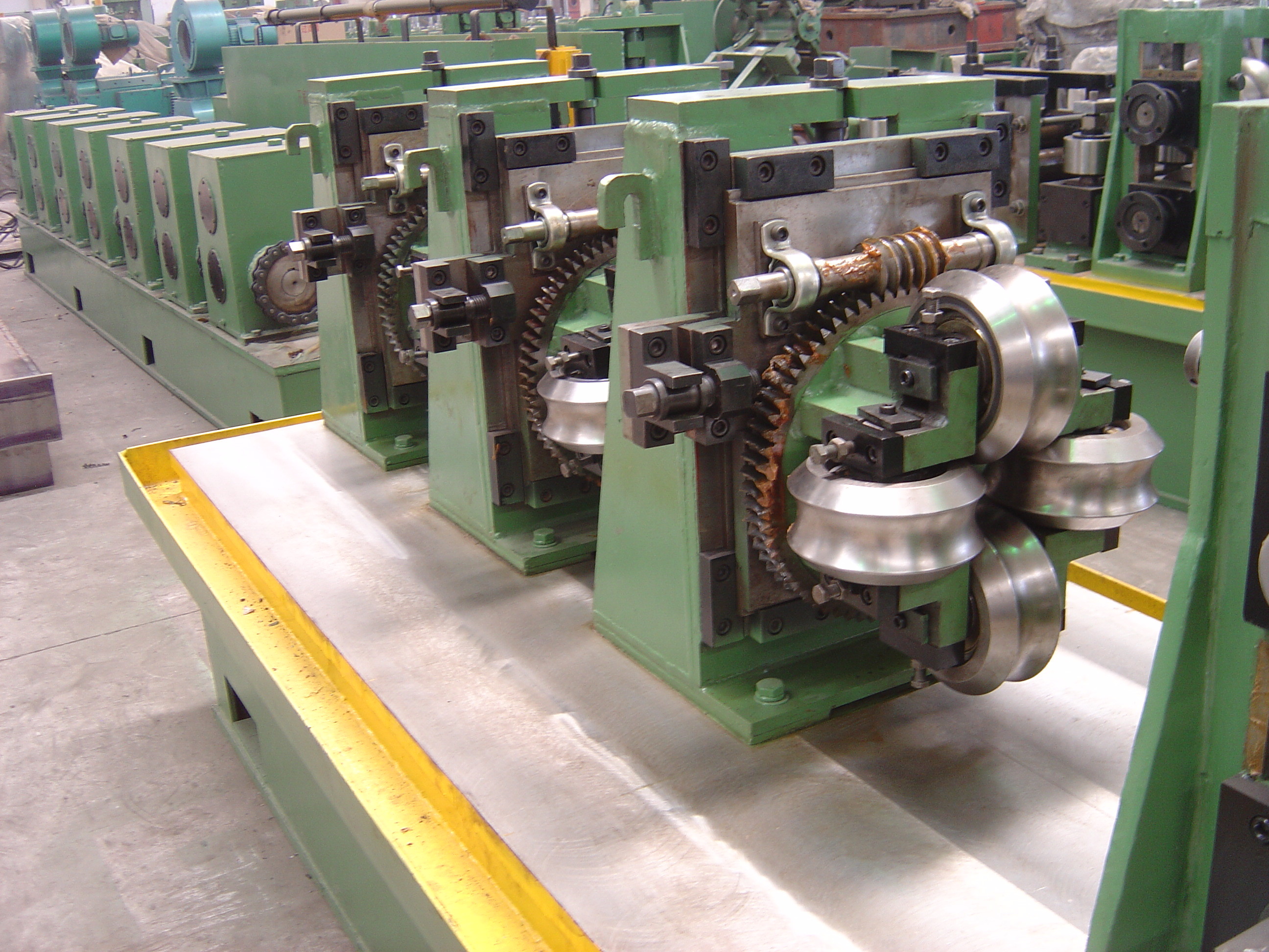 Round Square Tube Spiral Welded Pipe Making Machine Rectangular Black