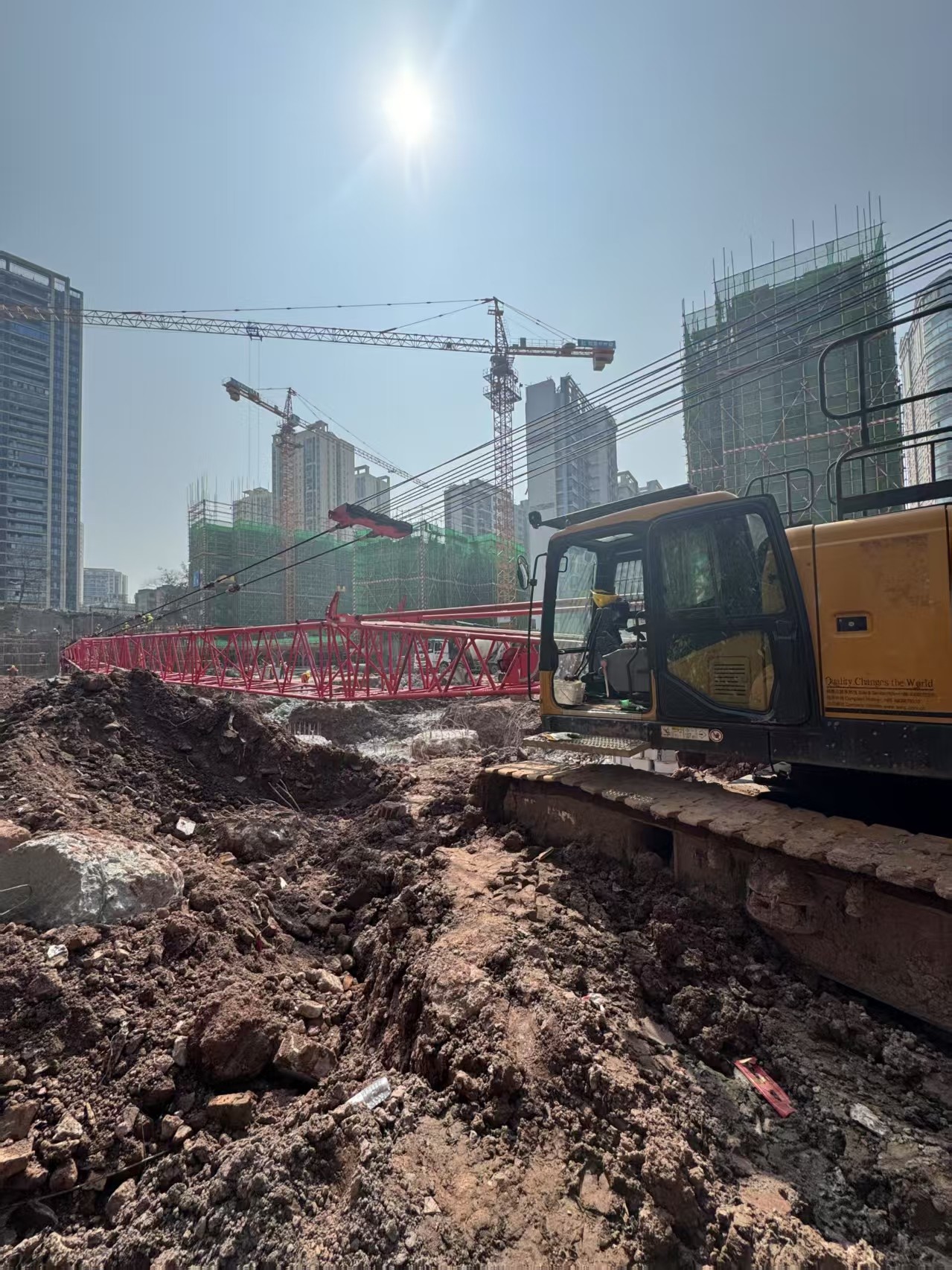 Used SCC600A Crawler Crane for Lifting and Foundation Construction Maximum Lifting Height 43m