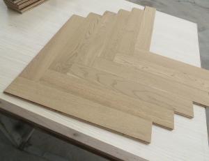 China Prime Herringbone Oak Engineered Wood Flooring, Slight Brushed, Natural Invisible Lacquer factory