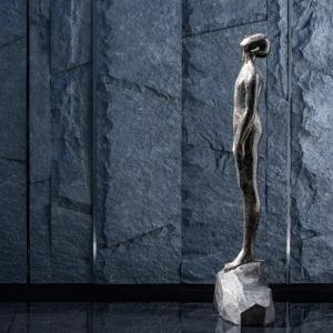 China Thinker Bronze Garden Statues Man Style Bronze Sculpture Artists Customized factory