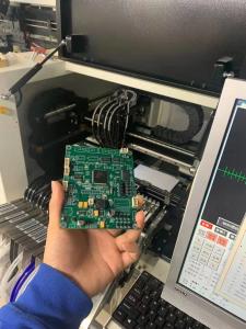 China PCB SMT Placement Machine 8 Heads HWGC Automatic Screw Machine EU DSQ800 120F factory