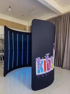 China Led Light Portable 360 Photo Booth Enclosure Backdrop For Party factory