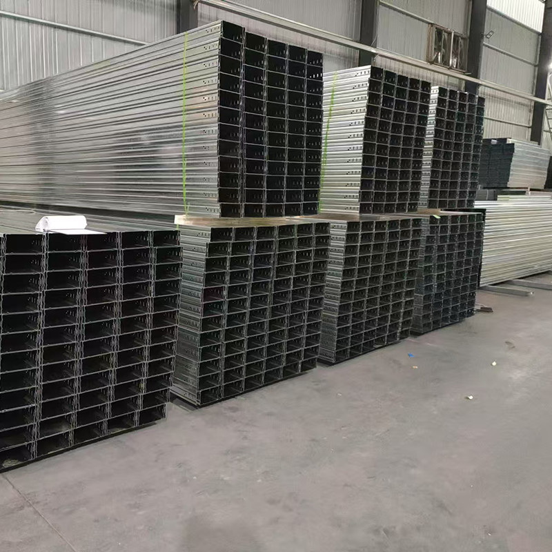 Smooth Corrosion Resistance Cable Tray Galvanized Steel 2m-6m Hdg Cable Tray