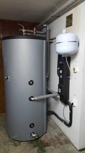 China High Cop Intelligent High Temperature Heat Pump For Cold Climate MDS100D-H factory