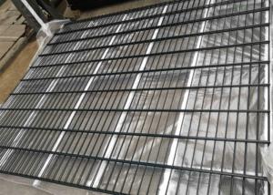 China High Strength Q235 Galvanized Double Loop Fencing PVC Coated 868 Mesh Fencing factory