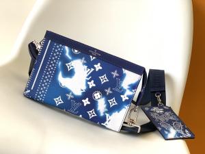 China Small Gaston Louis Vuitton LV Pochette Wallet Double Zip Wearable factory