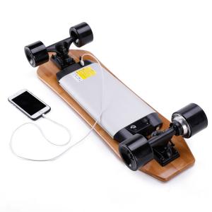 China Custom Sport Boosted Electric Skateboard Dual Hub Motors Drive 813*260*140mm factory
