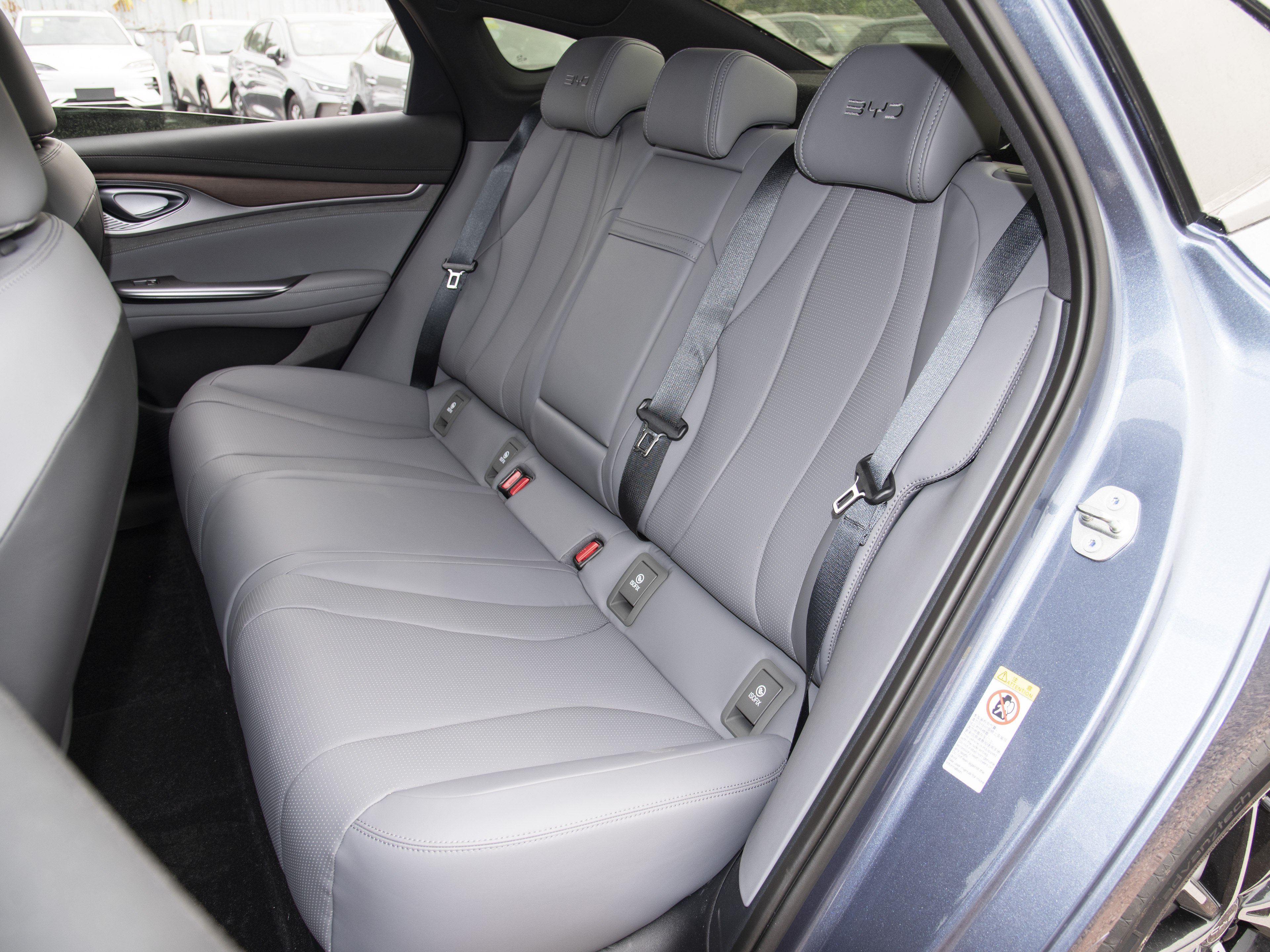 4800*1875*1460 Size Medium Car 2024 BYD Seal DM-i Electric Plug-in Hybrid Left Hand Drive Long Range Chinese Energy Vehicle