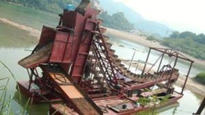 China Machinery Gold Dredging Equipment , Gold Mining Dredge Low Maintenance factory