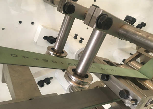Convenient 1400p/Min Hygiene Automatic Napkin Packing Machine