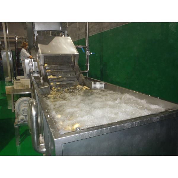 China SUS304 10TPH Fruit Vegetable Washing Machine Stepless Shift factory