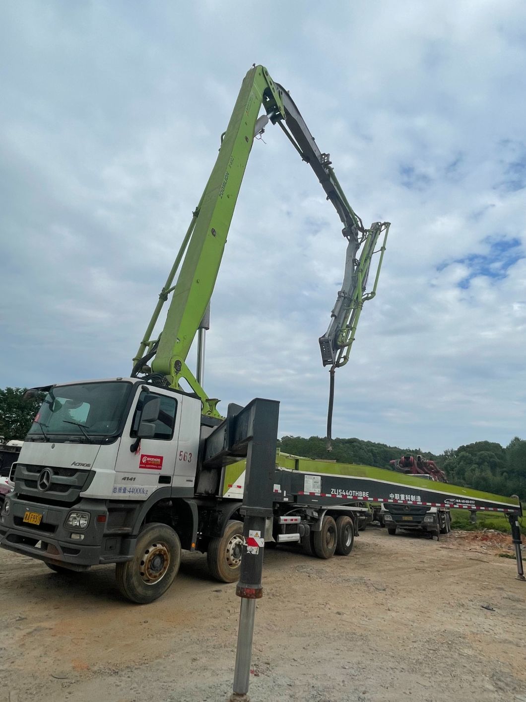 Factory Low Price Zoomlion 2018 Concrete Pump with Benz Chassis Changsha Pump Truck