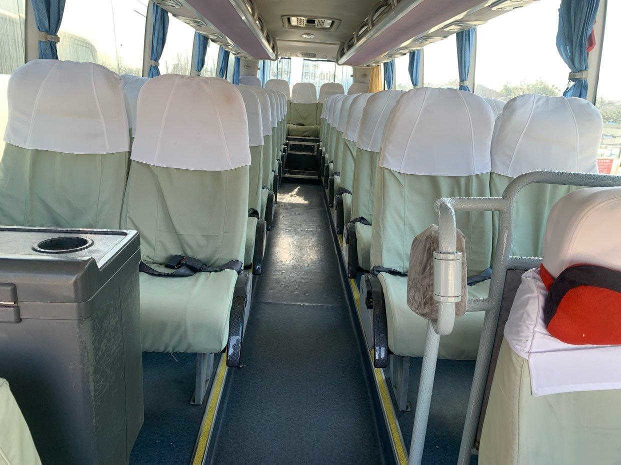 Luxury Long Distance Bus Yutong Zk6908 39 Seater Passenger Coach Bus RHD/LHD Air Bag Suspension