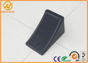 China Light Weight Anti Corruption Rubber Wheel Chock for Car Parking 165 * 95 * 95 mm factory