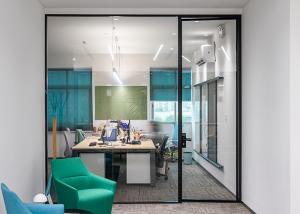 China Durability indoor partition wall solid glass optional material colorful customzied size glass partition factory