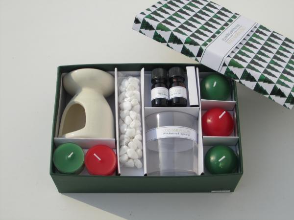 Red & Green Cinnamon chai fragrance scented tealight candle & floating candle