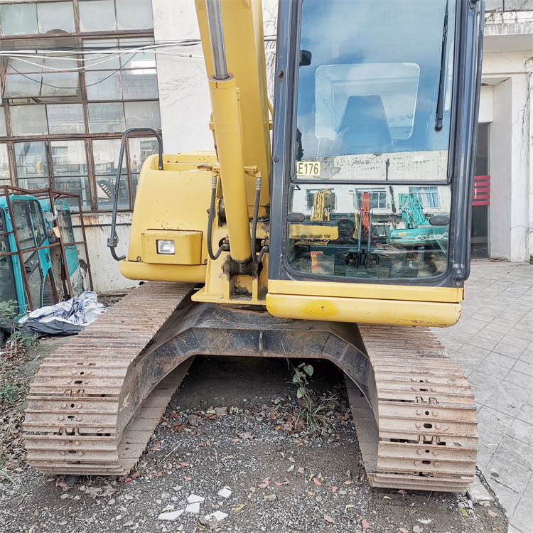 2017 Good Health 6 Ton Komatsu PC 60 Used Excavator with Cummins Engine Made in Japan