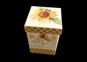 China Fancy Flowers Printed Gift Box With Lid Moisture Proof Recyclable Cap Top factory