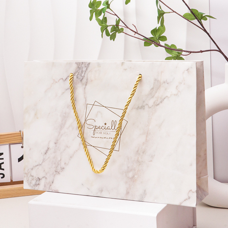 Custom Logo Ivory Board Wedding Candy Souvenir Gift Packaging Paper Bags at Reasonable