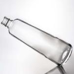 Customized Super Flint Round Clear Glass Bottle for Gin Rum Vodka Whisky 580ml