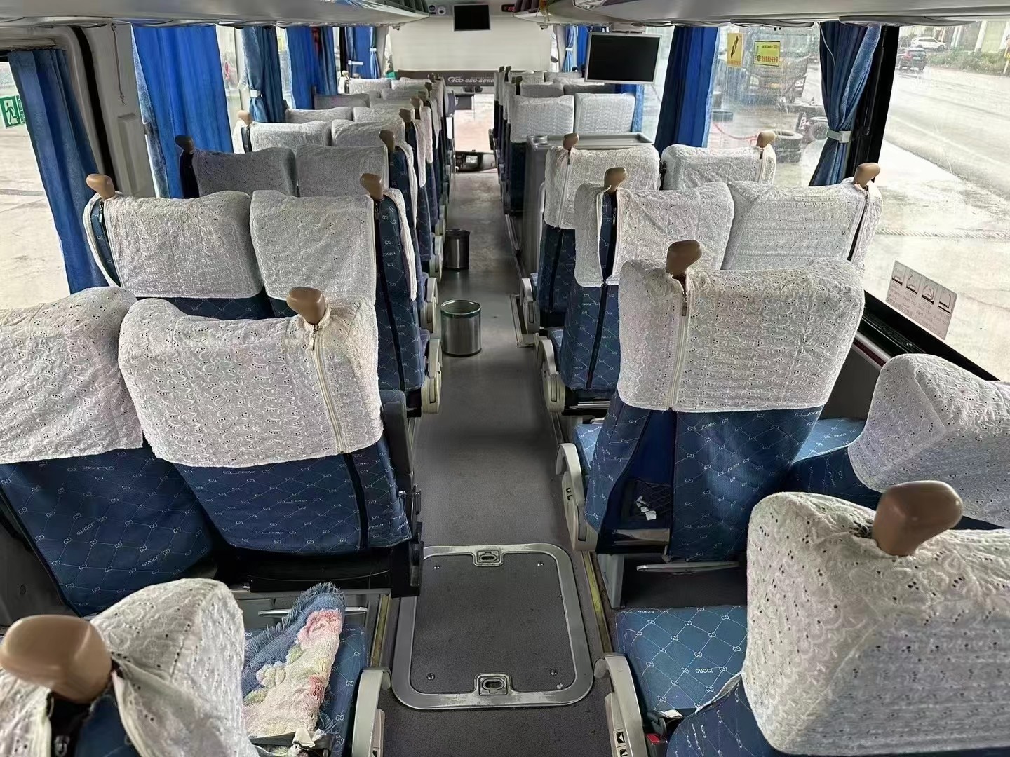 Yutong Bus Prices Trade 2019 Year Coach Bus 49 Seats Airbag Suspension Double Door LHD