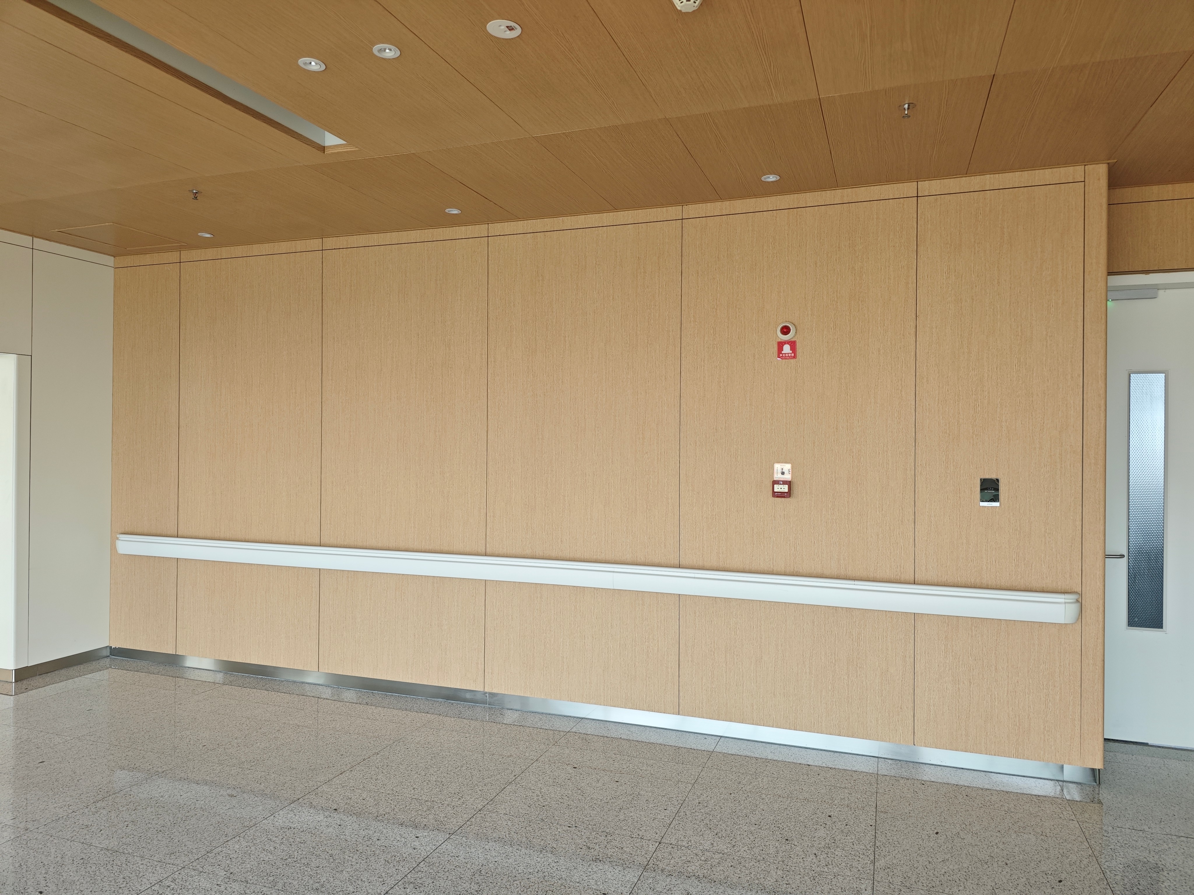 Decorative PVDF ACP Sheets 3.0mm Thickness 0.3mm Aluminum Layer Wood Grain Finish For Reception Walls