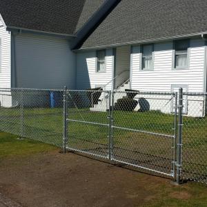 China 6ft 50ft Diamond Mesh Fence PVC Coated Gi Chain Link Mesh 9 Gauge factory
