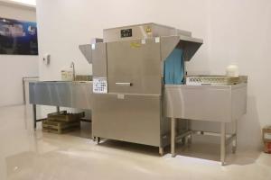 China Automatic Conveyor Commercial Dishwasher Machine Freestanding For Kitchen factory