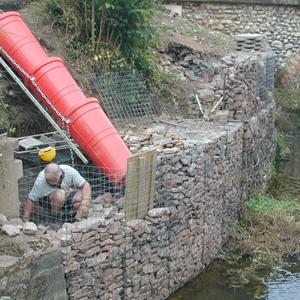 China Customizable Heavy Duty Galvanized Construction Welded Gabion Basket With 50x50mm Mesh for Riverbank Stabilization Retaining Walls 2m x 1m x 1m factory