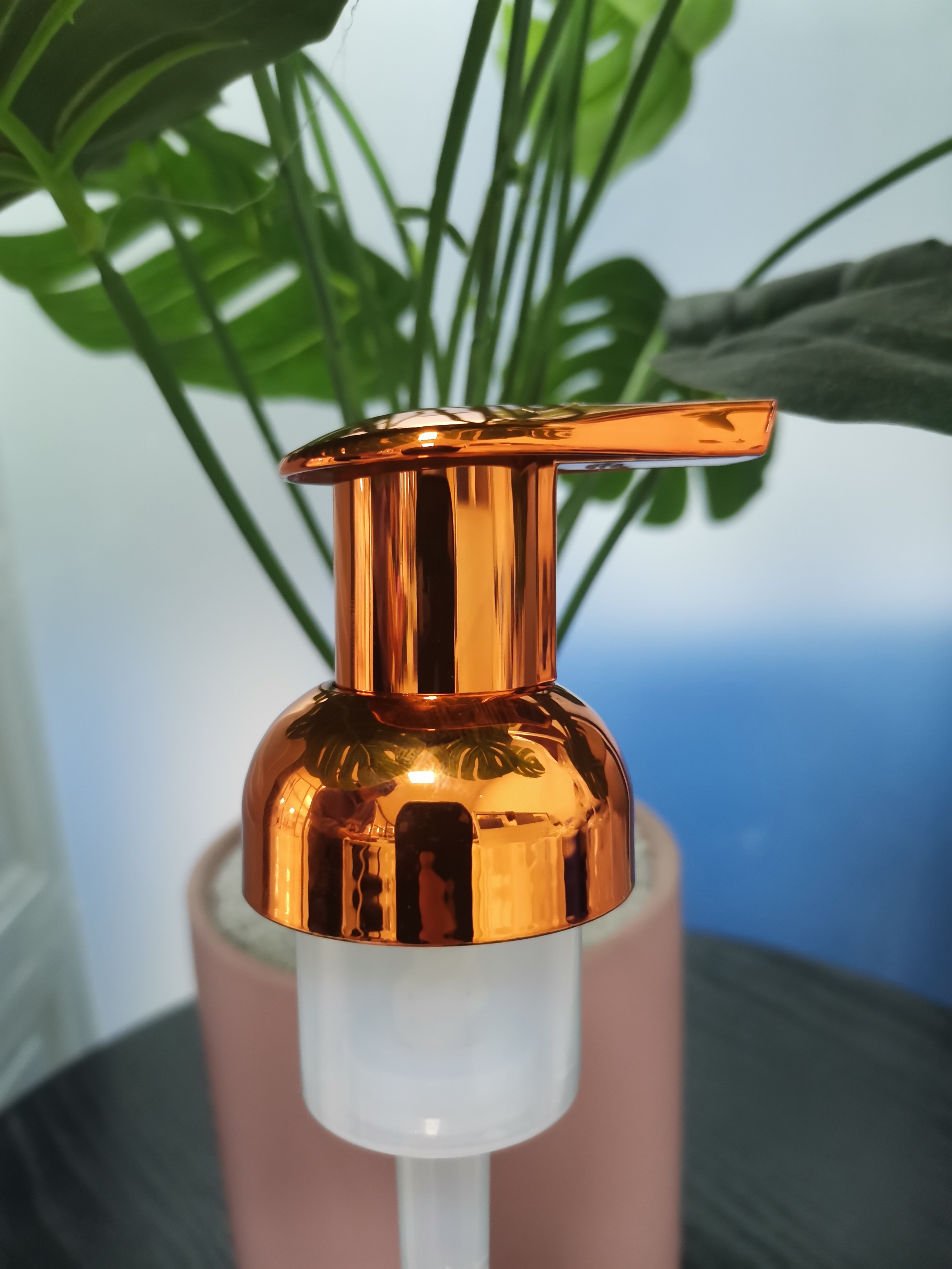 Dispensing Type Foam Pump Flower Foam Dispenser With Fine Workmanship