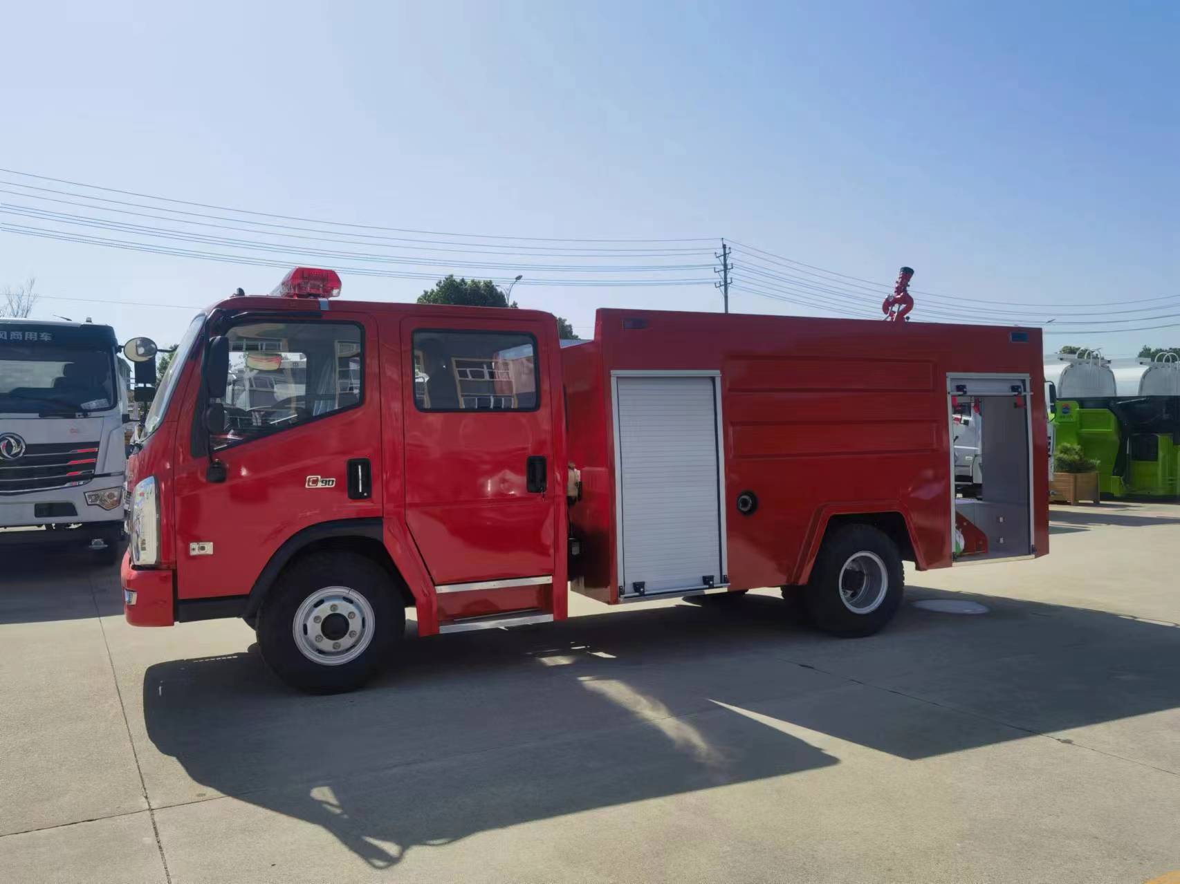 Howo 4x2 10cbm 12cbm Fire Truck Monitors Water Foam Fire Trucks