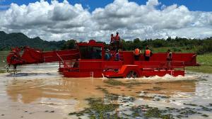 China Diesel Aquatic Plant Harvester For Enhanced Enteromorpha Harvesting Efficiency Mowing Deth 0-1.5 M factory