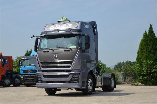 HOWO TH7 Truck 430HP 4X2 AMT Automatic Dangerous Goods Tractor Fairing Side Flow