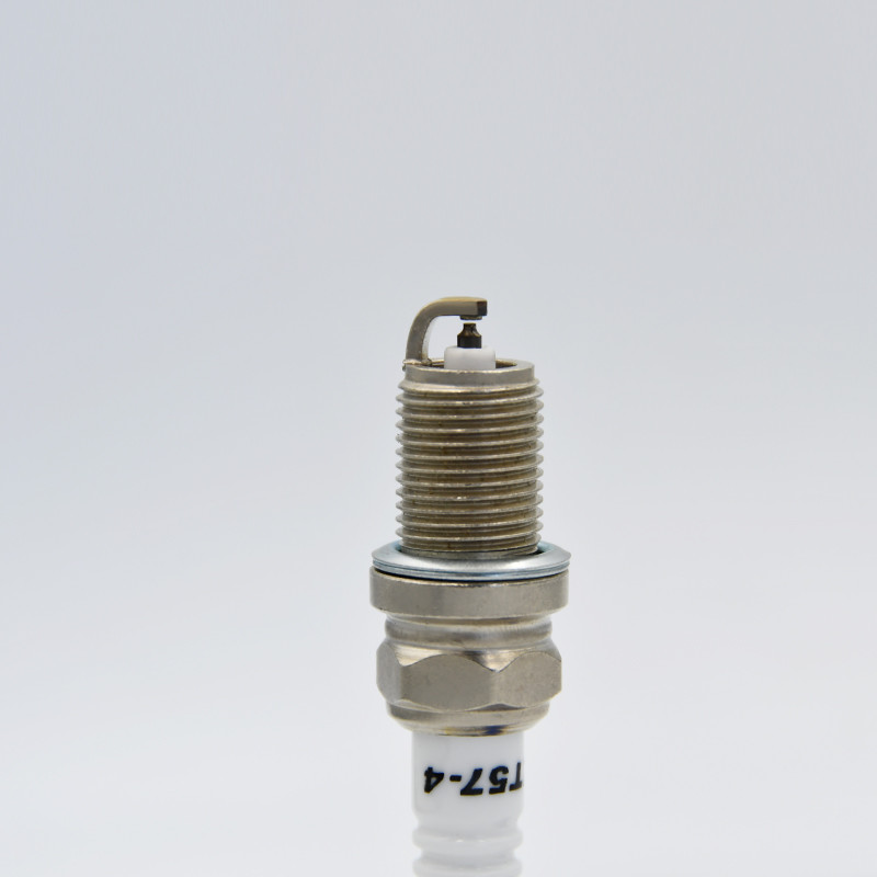 GK3-5 GK3-1 GK3-3 Spark Plugs with M14x1.25 Thread Size ZT57-4