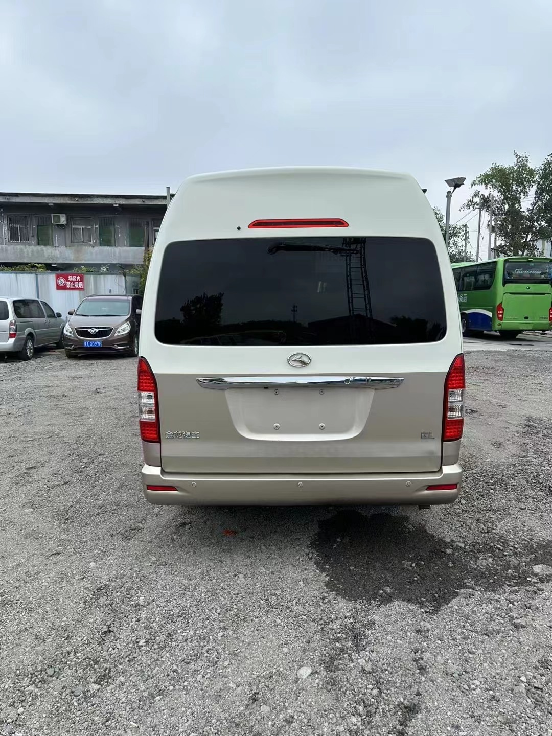 15-17 Seat Jinlong Mini Buses Comfortable and Affordable for Tourist Transportation