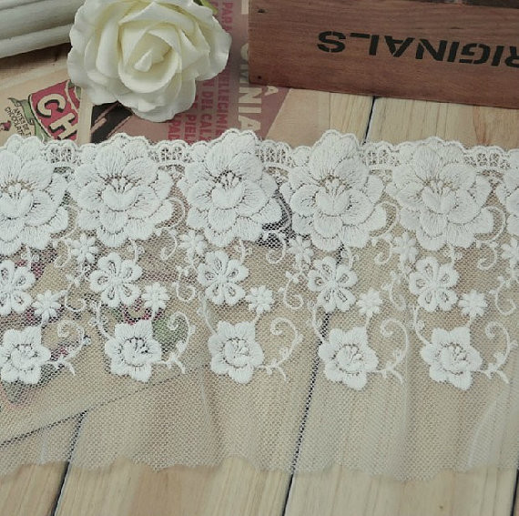 Soft Graceful White Nylon Lace Trim , Floral Wide Mesh Tulle Lace Trim By The Yard