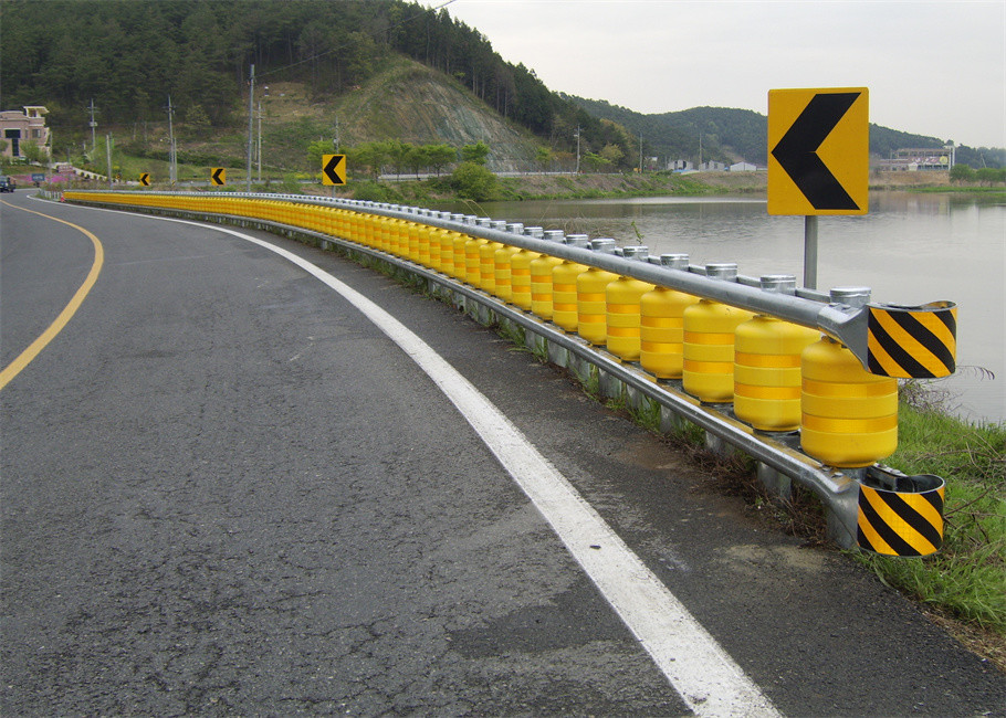 Anti Collision Rolling Highway Guardrail EVA Roller Barriers