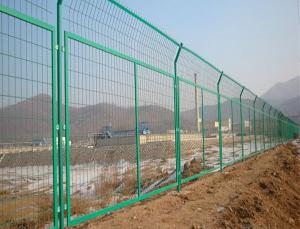 China Green 3mm Welded Mesh Garden Fencing Metal Frame Material Wire For Farm factory