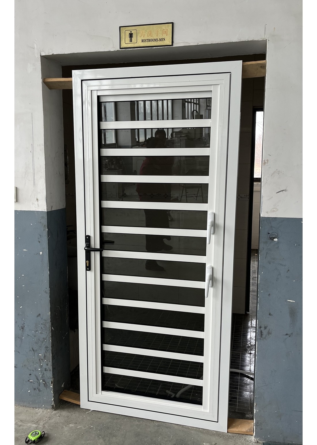 Modern High Quality Aluminum Louver Casement Glass Shutters Bathroom Window Fiberglass Screen Door High Design Other Door