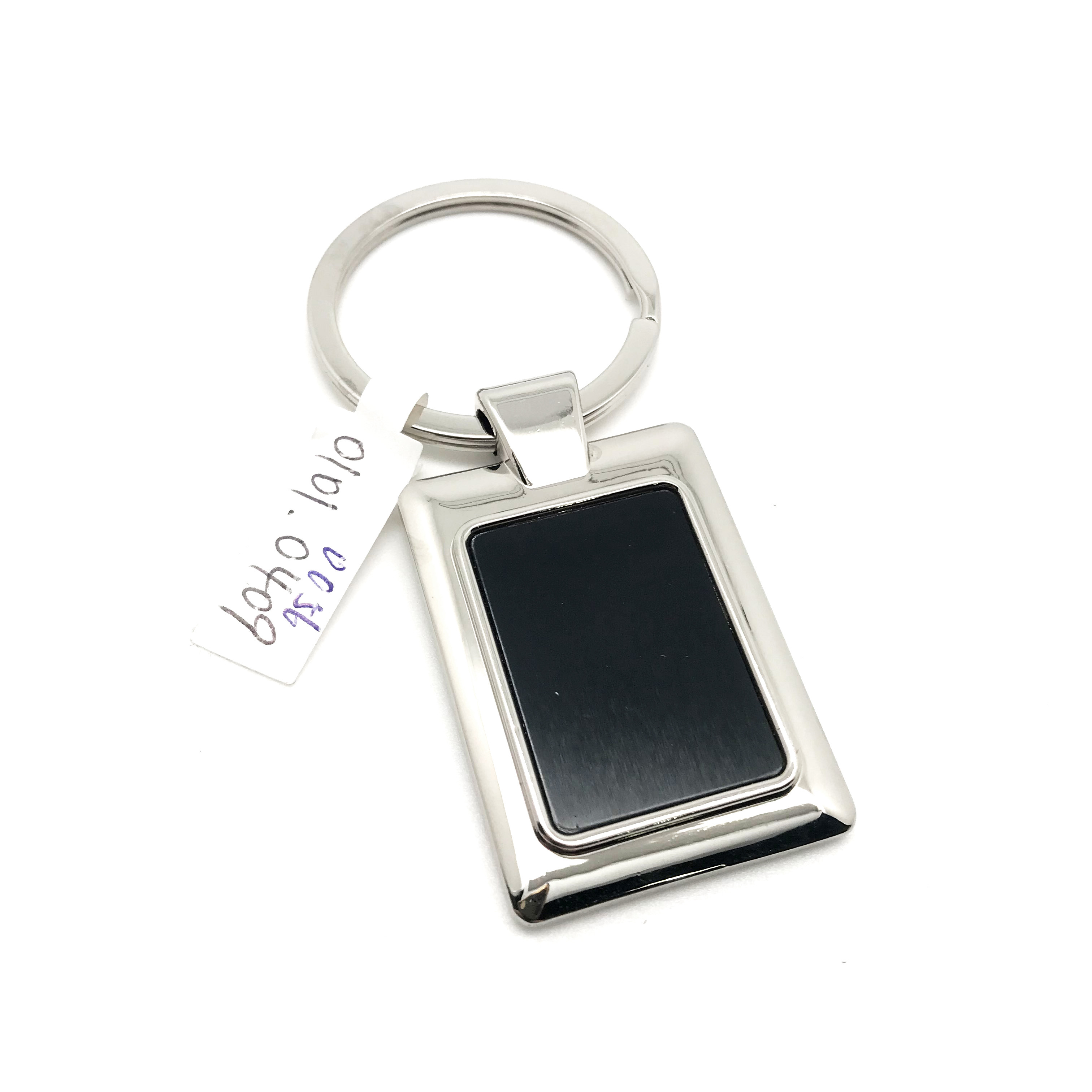 Available Metal Keychain Holder in Siliver As Photo